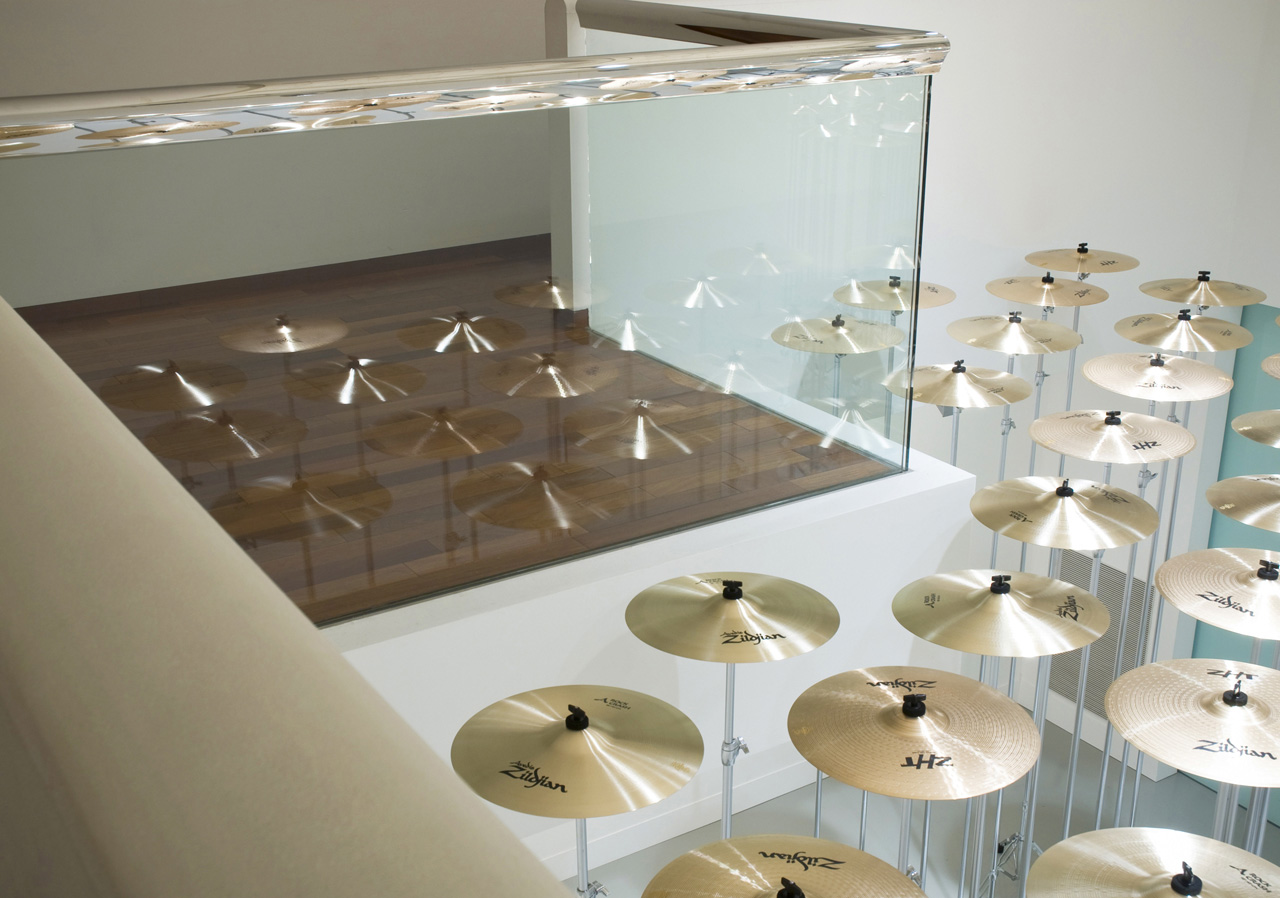 'flooring' Cymbal, cymbal stand 2008 Photo: Ken Kato